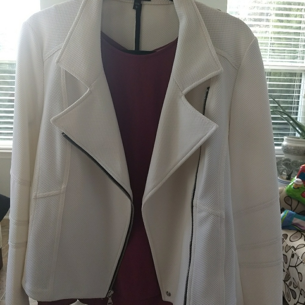 EXPRESS white jacket in excellent condition!